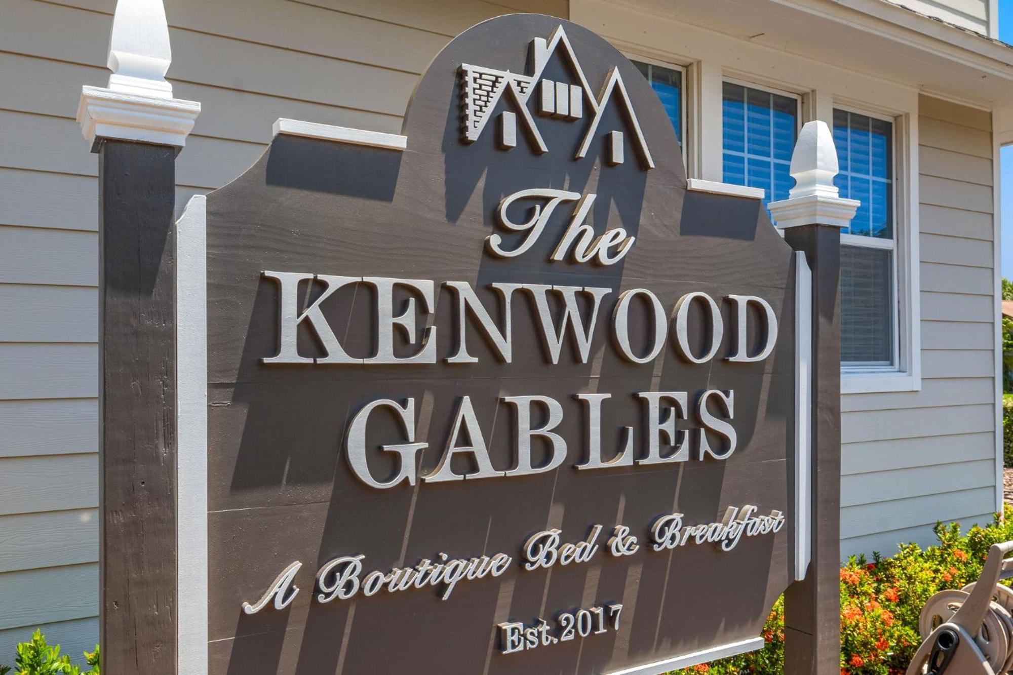 Bed and Breakfast The Kenwood Gables Sankt Petersburg Exterior foto