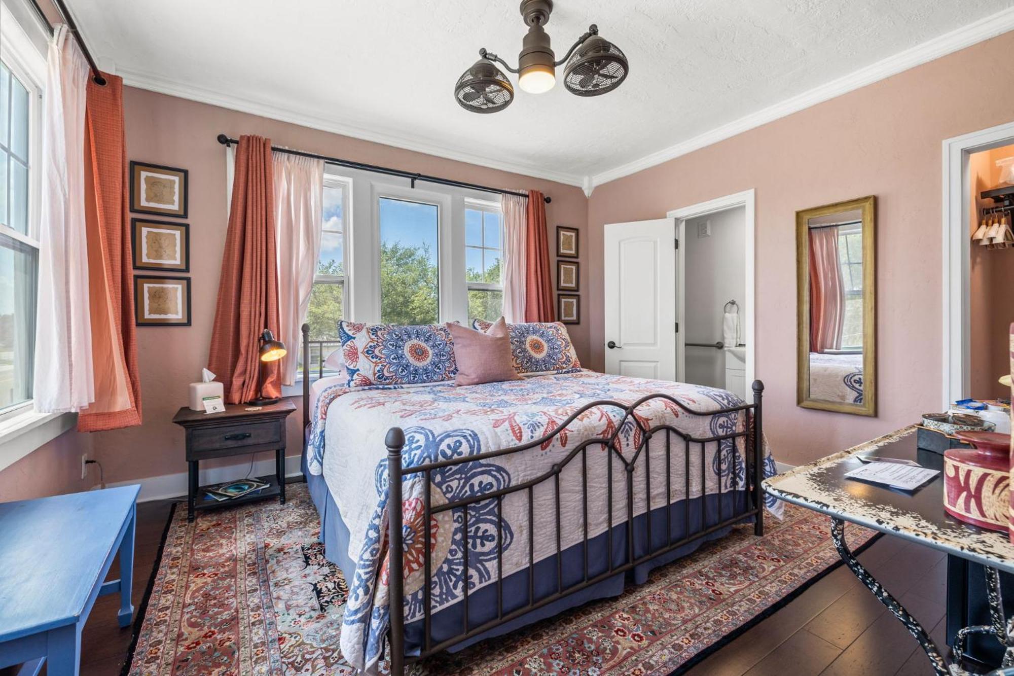 Bed and Breakfast The Kenwood Gables Sankt Petersburg Exterior foto